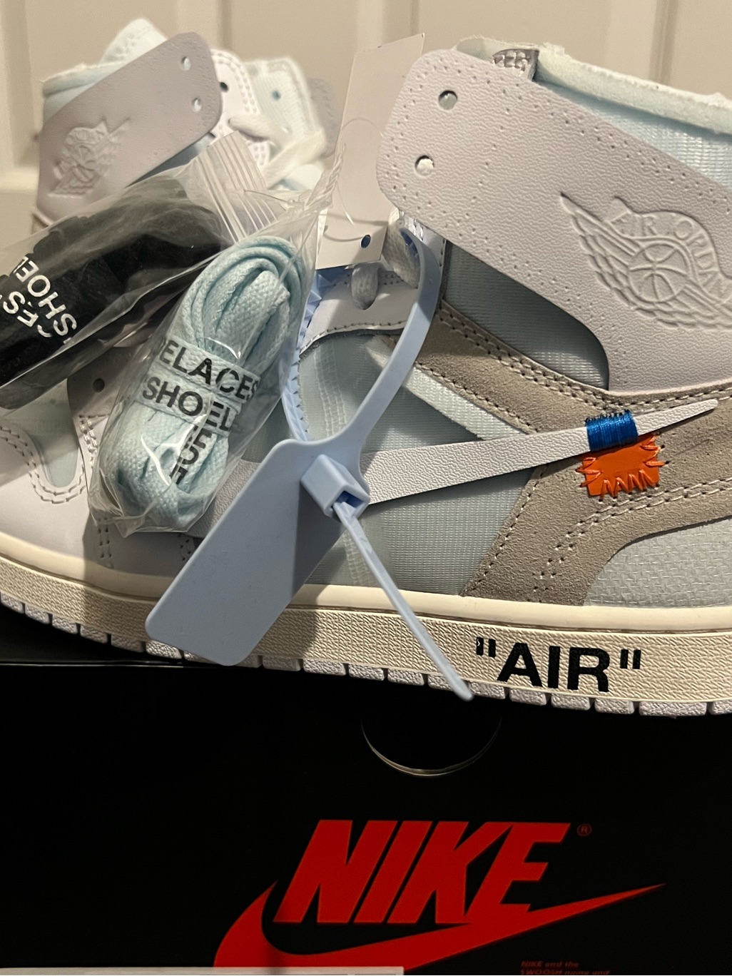 Off-White X Air Jordan 1 Retro High "White"